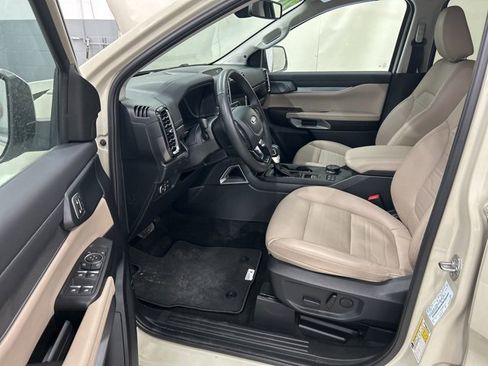 Used 2025 Ford Ranger Lariat w/ Advanced Towing Package image 9