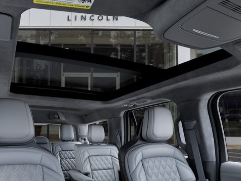 New 2027 Lincoln Navigator Black Label AWD/4WD image 22