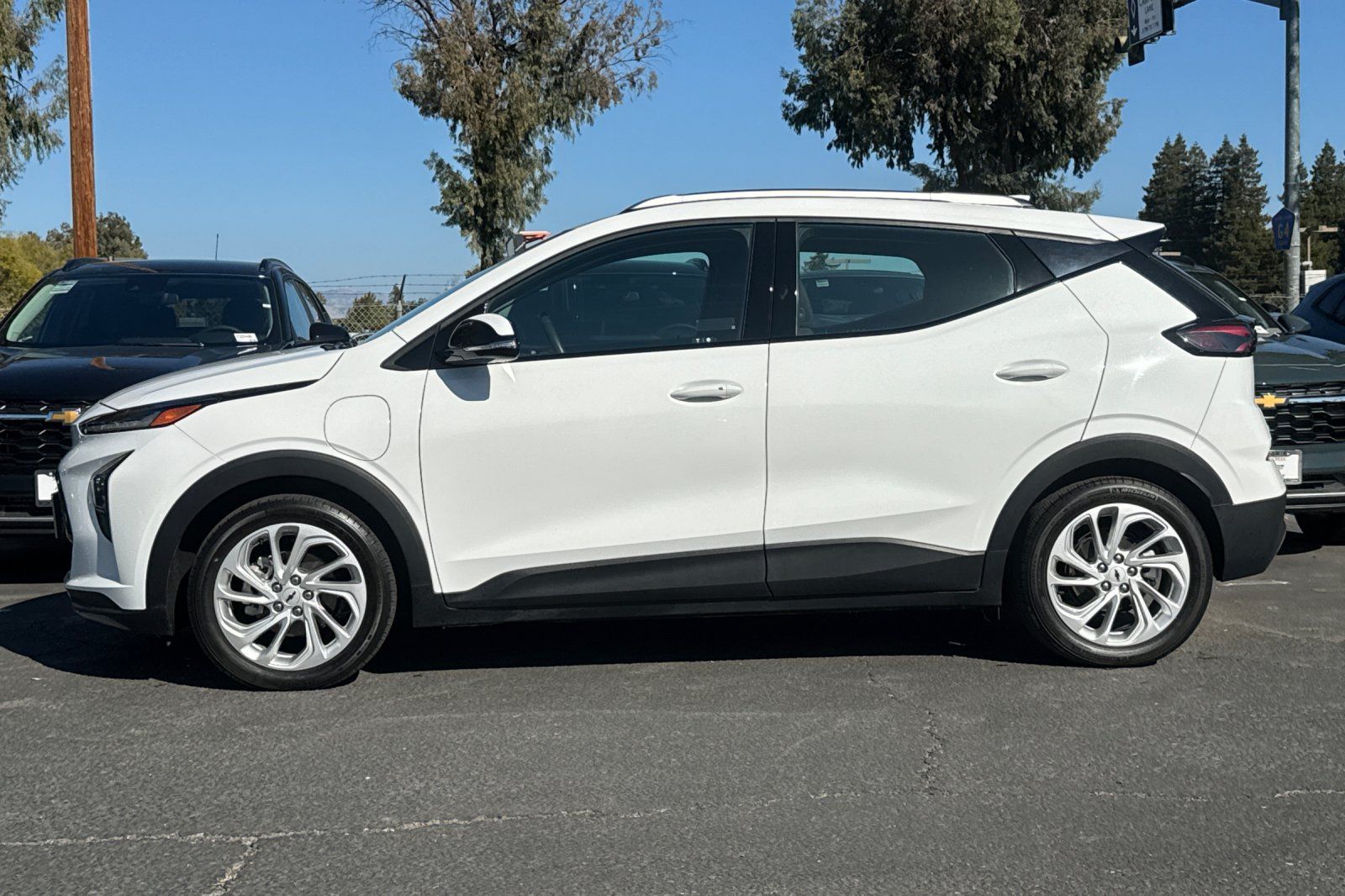 Used 2023 Chevrolet Bolt EUV LT FWD image 8