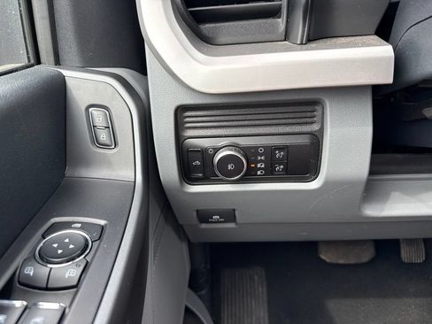 Used 2025 Ford F350 XLT AWD/4WD image 16