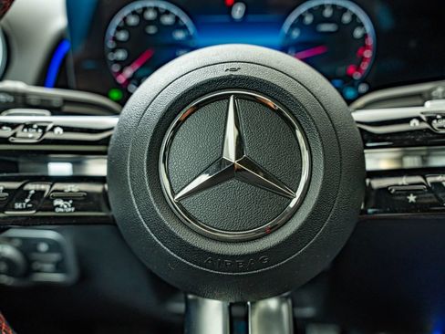 Certified 2024 Mercedes-Benz GLB 250 4MATIC image 23