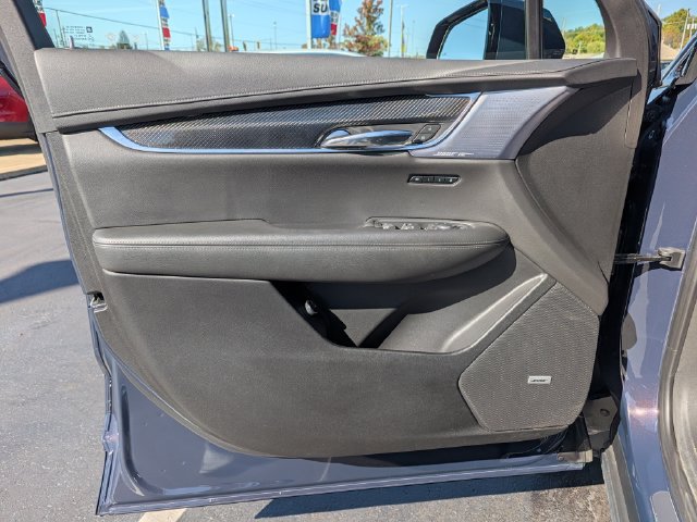 Used 2024 Cadillac XT6 Sport w/ Technology Package AWD/4WD image 9