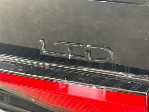 Used 2025 Toyota Prius Limited image 15