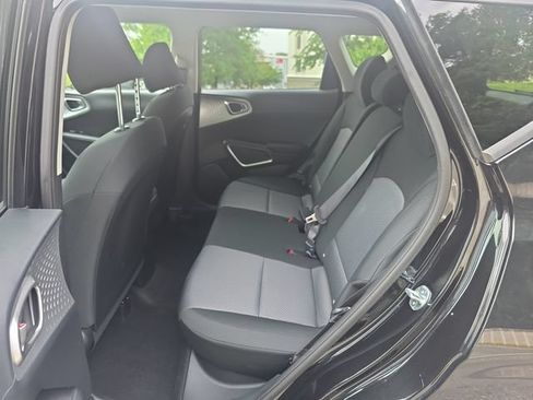 Used 2023 Kia Soul LX w/ LX Technology Package FWD image 22