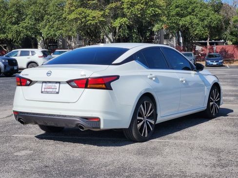 Used 2021 Nissan Altima 2.5 SR FWD image 4