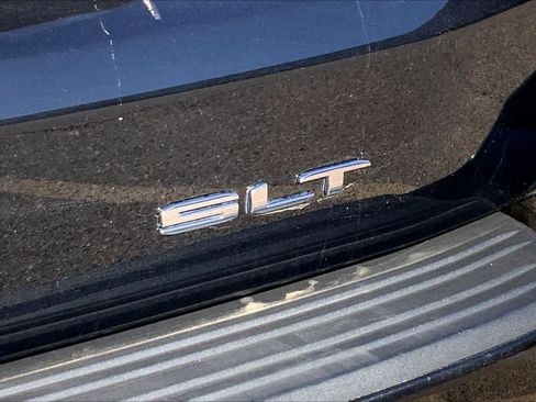 Used 2023 GMC Yukon SLT image 9