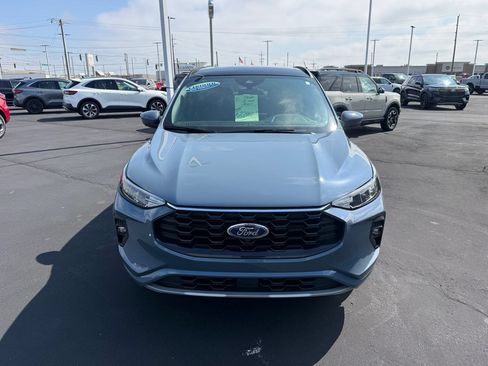 Used 2023 Ford Escape ST-Line Select w/ Tech Pack #2 AWD/4WD image 2