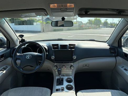 Used 2011 Toyota Highlander 2WD image 16