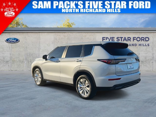 Used 2025 Mitsubishi Outlander ES FWD image 7
