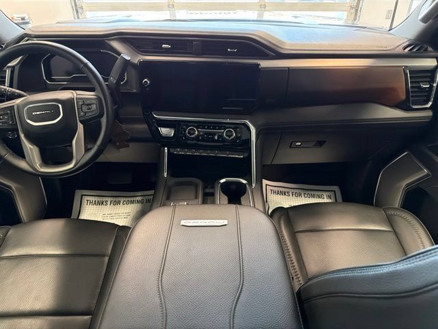 Used 2025 GMC Sierra 3500 Denali w/ Denali Reserve Package AWD/4WD image 20