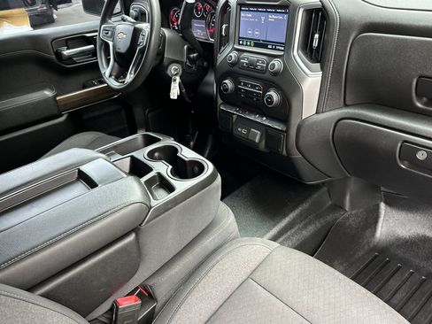 Used 2020 Chevrolet Silverado 1500 LT w/ Remote Start Package AWD/4WD image 17