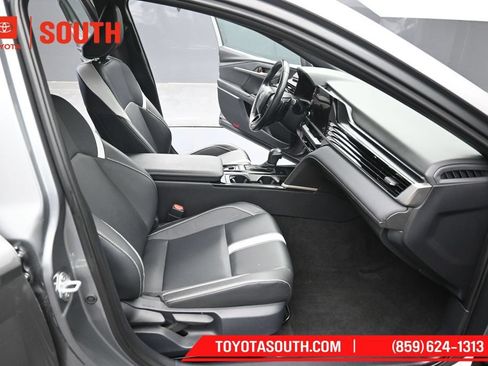 Used 2025 Toyota Camry SE FWD image 31