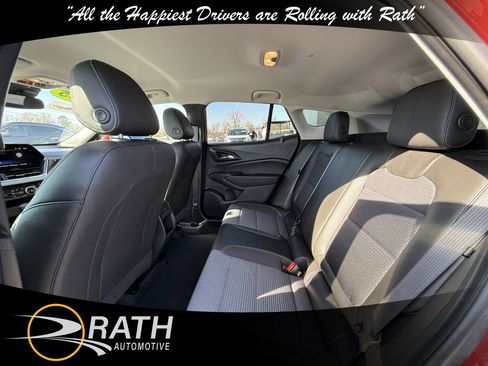 Used 2025 Chevrolet Trax LT image 17