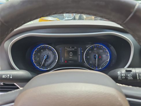 Used 2020 Chrysler Pacifica Touring-L FWD image 30