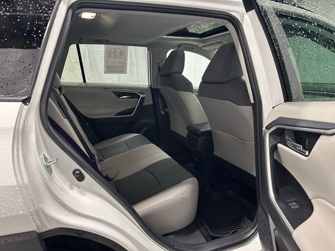 Used 2025 Toyota RAV4 XLE image 49