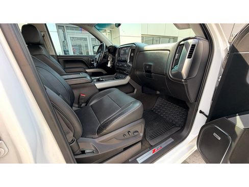 Used 2018 Chevrolet Silverado 1500 LTZ Z71 w/ LTZ Plus Package AWD/4WD image 7
