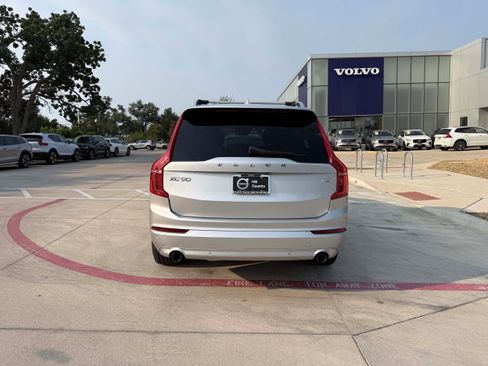 Used 2018 Volvo XC90 T5 Momentum w/ Convenience Package FWD image 5