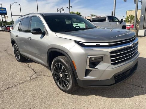 New 2026 Chevrolet Traverse LT w/ Sun and Wheel Package FWD image 7