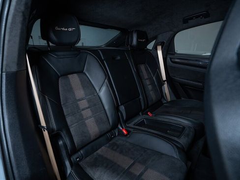 Used 2022 Porsche Cayenne Turbo GT AWD/4WD image 33