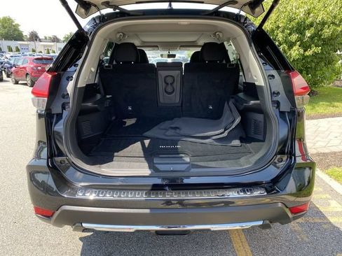Used 2018 Nissan Rogue SV w/ Sun & Sound Touring Package AWD/4WD image 27
