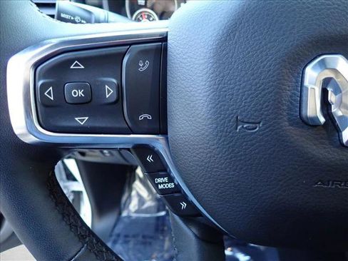 Used 2025 RAM 1500 Laramie AWD/4WD image 13