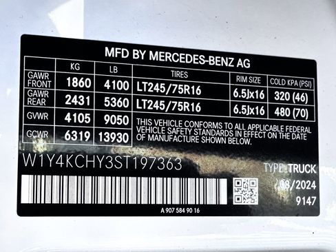 Used 2025 Mercedes-Benz Sprinter 2500 image 23