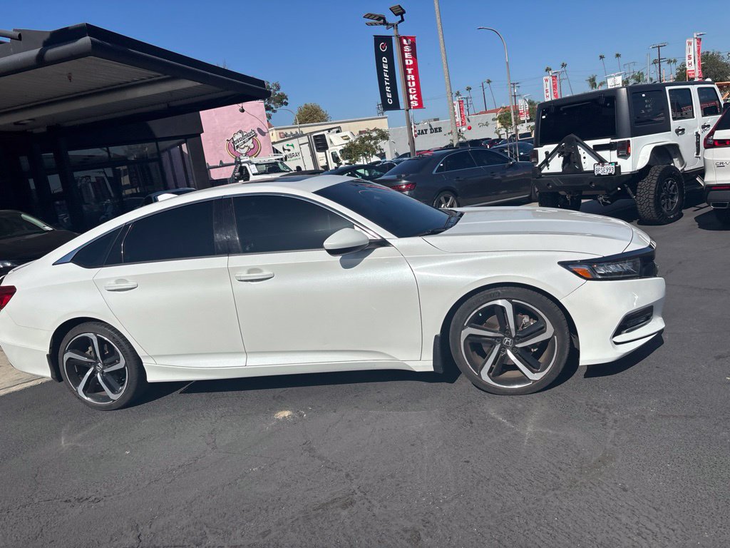 Used 2019 Honda Accord Sport image 3