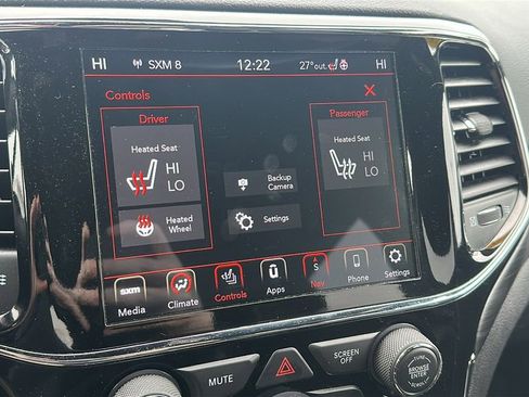 Used 2021 Jeep Grand Cherokee Laredo X image 19