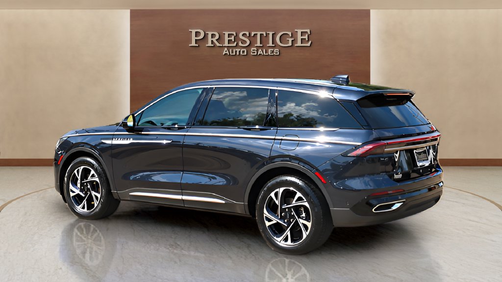 Used 2024 Lincoln Nautilus Premier w/ Equipment Group 102A AWD/4WD image 8