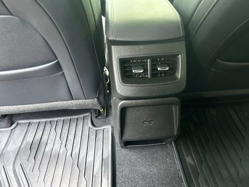 Used 2025 Chevrolet Equinox EV RS FWD image 30