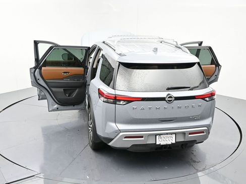 Used 2024 Nissan Pathfinder Platinum w/ Cargo Package image 24