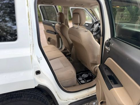 Used 2015 Jeep Patriot Sport w/ Power Value Group FWD image 5