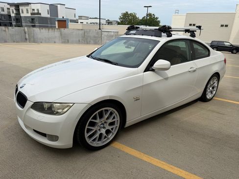 Used 2010 BMW 335i xDrive Coupe AWD/4WD image 7