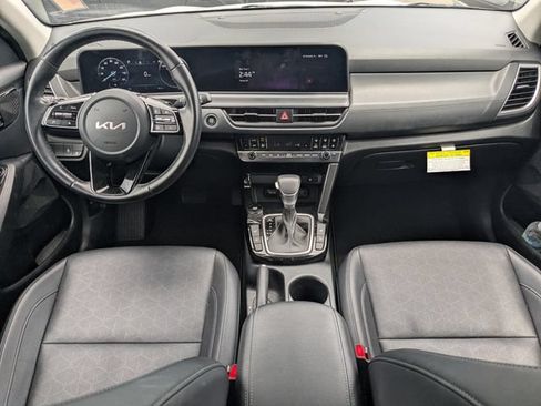 Certified 2024 Kia Seltos EX FWD image 6
