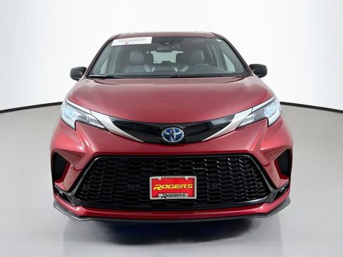 Certified 2021 Toyota Sienna XSE w/ XSE Plus Package FWD image 2