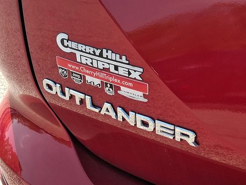 Used 2025 Mitsubishi Outlander SE AWD/4WD image 17