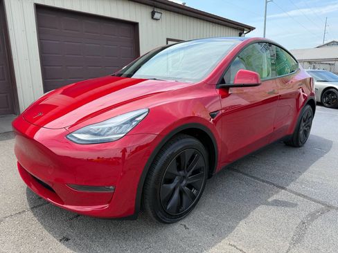Used 2023 Tesla Model Y Long Range image 1