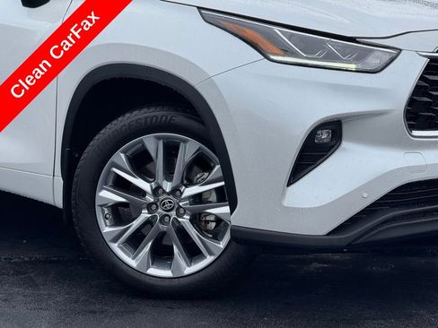 Used 2024 Toyota Highlander Limited image 7