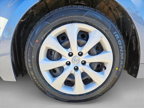 Used 2022 Toyota Corolla LE image 21