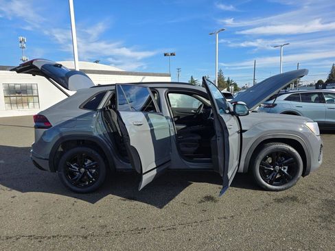 New 2026 Volkswagen Atlas Cross Sport SEL R-Line image 16