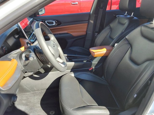 Used 2025 Jeep Compass Limited AWD/4WD image 21