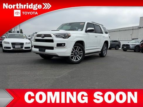 Used 2025 Toyota 4Runner SR5 AWD/4WD image 3