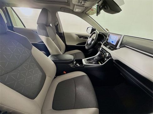 Certified 2025 Toyota RAV4 XLE w/ Convenience Package image 25