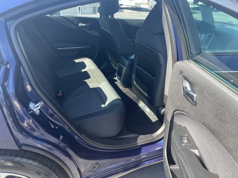 Used 2017 Dodge Charger SE w/ Power Sunroof Group AWD/4WD image 23
