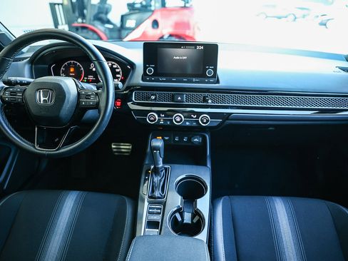 Used 2025 Honda Civic Sport image 3