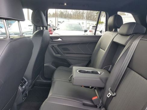 Used 2024 Volkswagen Tiguan SE R-Line image 13