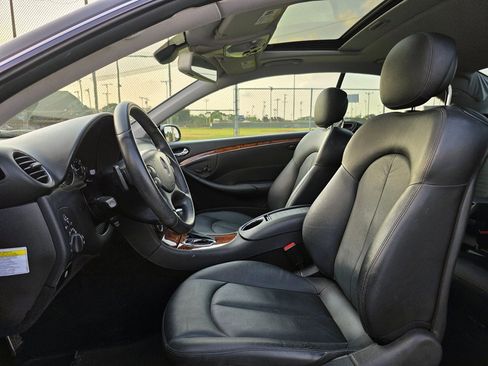 Used 2009 Mercedes-Benz CLK 350 Coupe image 8