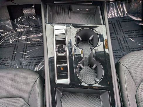 Used 2026 Volkswagen Atlas SE AWD/4WD image 32