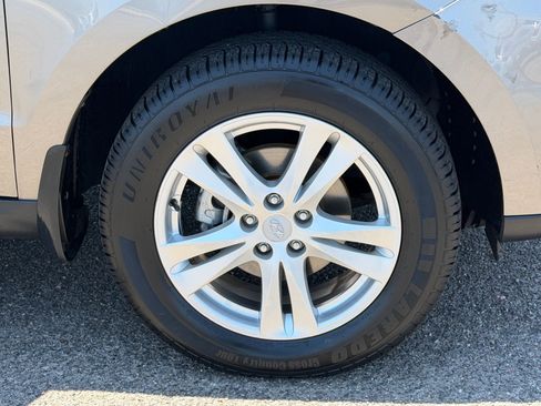 Used 2011 Hyundai Santa Fe SE FWD image 9