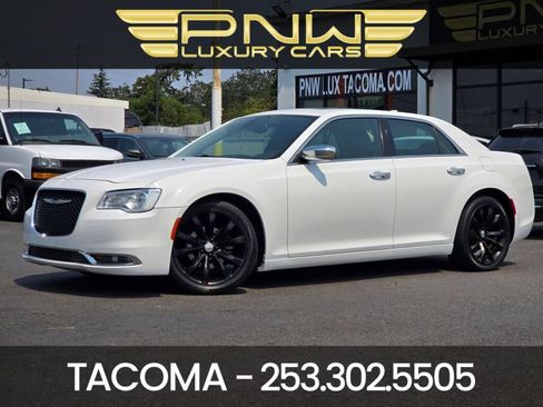 Used 2020 Chrysler 300 Limited RWD image 1